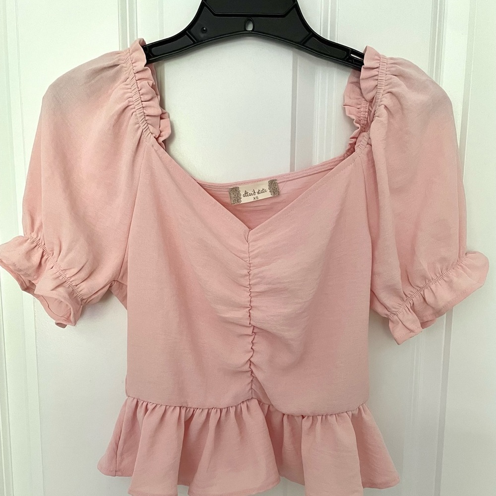 Altar’d State short sleeve dress shirt. Size small in the color pink.